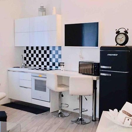 Joo'S Flat Bed and Breakfast Milaan Buitenkant foto
